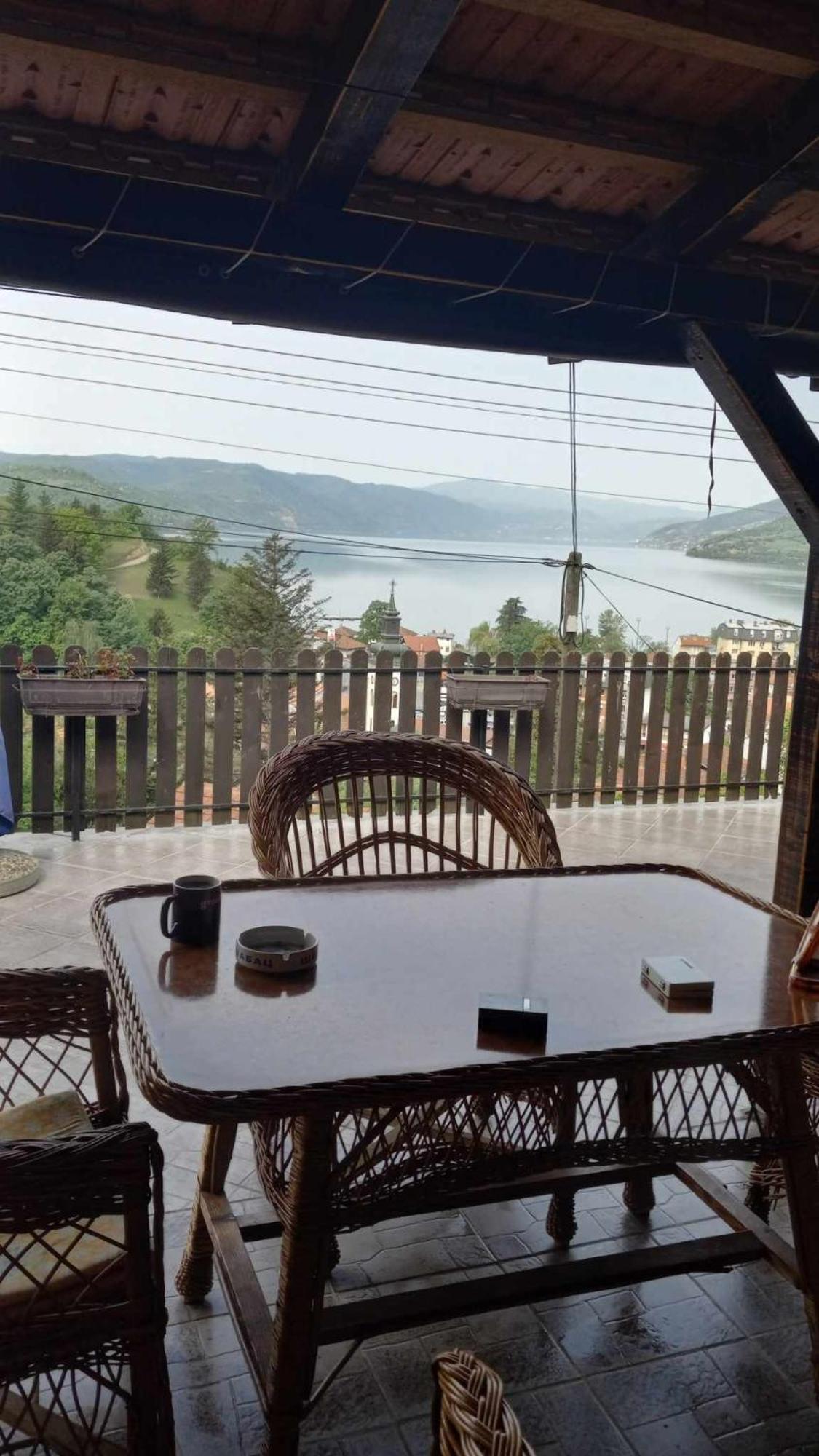 Apartman Sani Donji Milanovac Exteriér fotografie